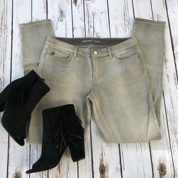 𝅺MICHAEL Kors Grey Denim Jeans. - Picture 8 of 8